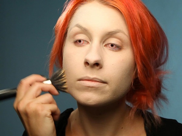 Enge make-up voor Halloween met je eigen handen voor meisjes en meisjes