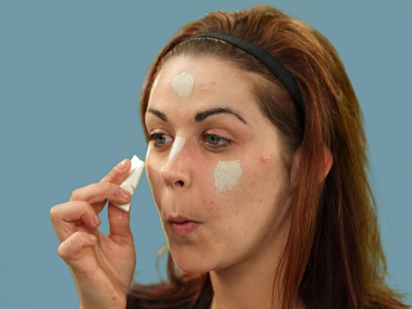 Enge make-up voor Halloween met je eigen handen voor meisjes en meisjes