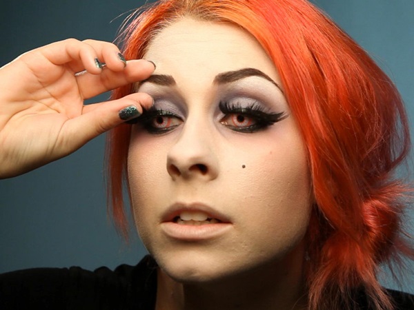 Enge make-up voor Halloween met je eigen handen voor meisjes en meisjes