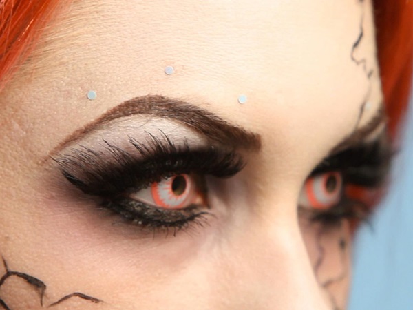 Enge make-up voor Halloween met je eigen handen voor meisjes en meisjes