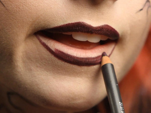 Enge make-up voor Halloween met je eigen handen voor meisjes en meisjes