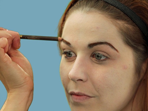 Enge make-up voor Halloween met je eigen handen voor meisjes en meisjes
