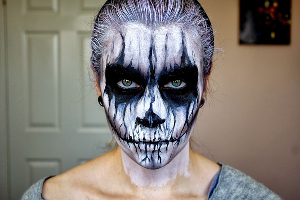 Enge make-up voor Halloween met je eigen handen voor meisjes en meisjes