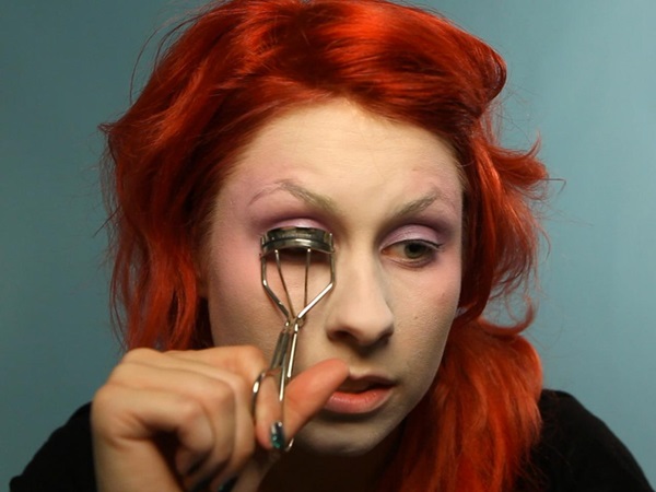 Enge make-up voor Halloween met je eigen handen voor meisjes en meisjes