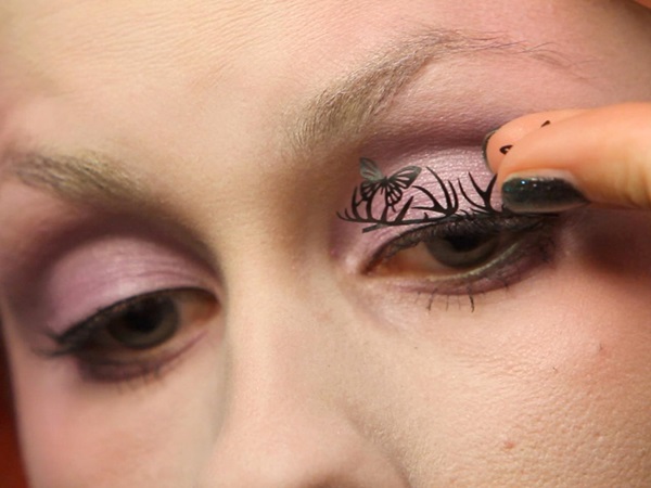 Enge make-up voor Halloween met je eigen handen voor meisjes en meisjes