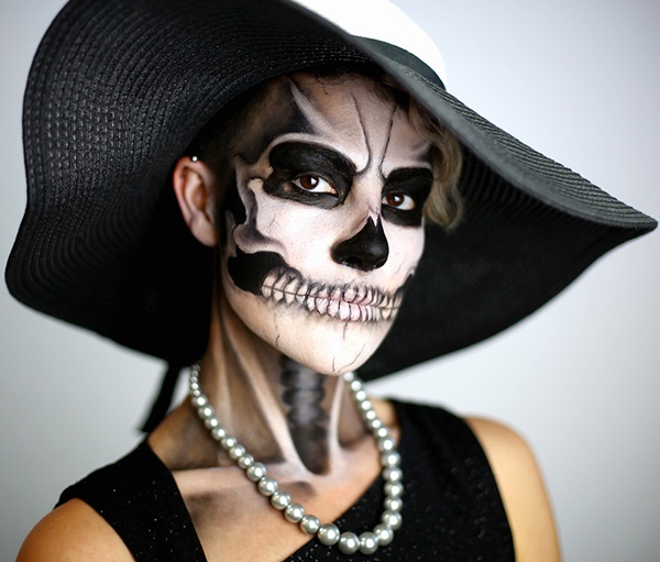 Enge make-up voor Halloween met je eigen handen voor meisjes en meisjes