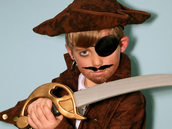 Enge make-up voor Halloween met je eigen handen voor meisjes en meisjes