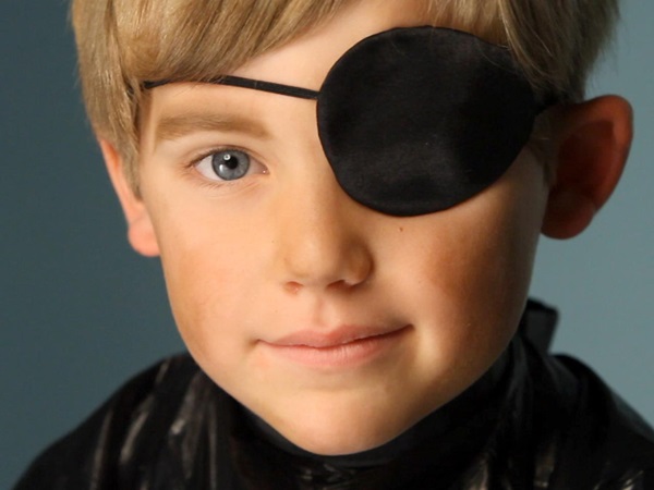 Enge make-up voor Halloween met je eigen handen voor meisjes en meisjes