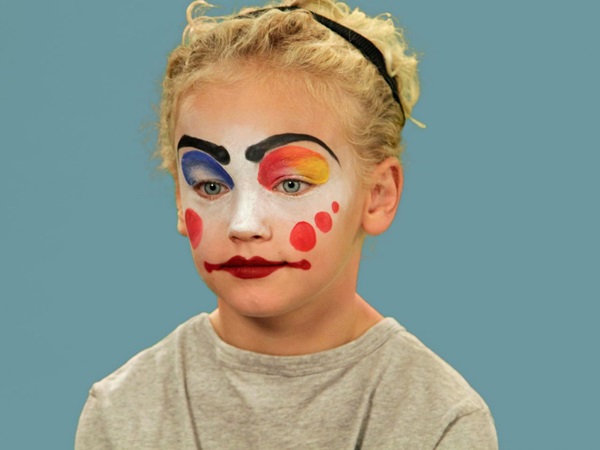 Enge make-up voor Halloween met je eigen handen voor meisjes en meisjes
