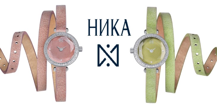 Modieuze accenten in de vrouwelijke afbeelding met de "Lollipops" en "VIVA FLEUR" horloges van NIKI