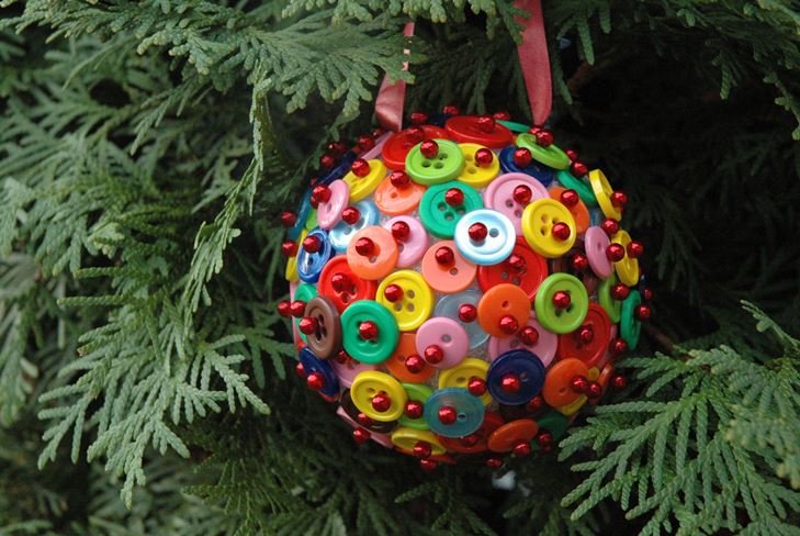 Nieuwjaarsballen met hun eigen handen: fotomasterklasse