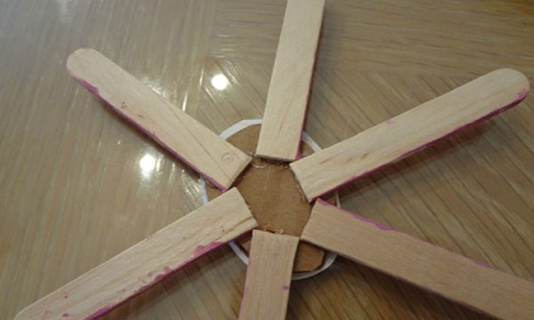 Origineel cadeau voor 8 maart met je eigen handen
