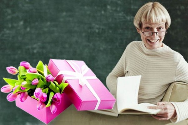 Een origineel geschenk voor lerarendag voor de klassenleraar en vakdocenten. Ideeën van geschenken met eigen handen