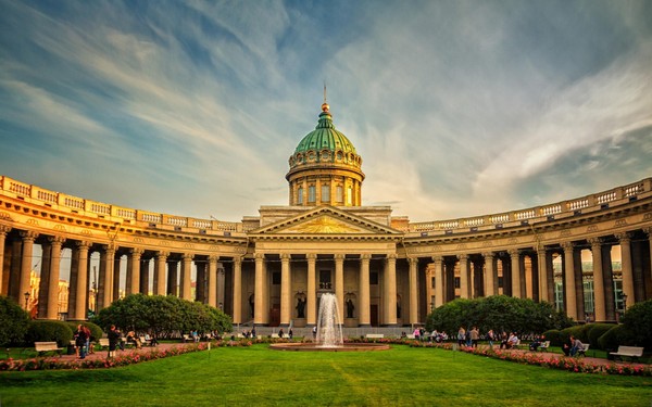 Wat voor weer wordt er verwacht in Sint-Petersburg in juni 2016