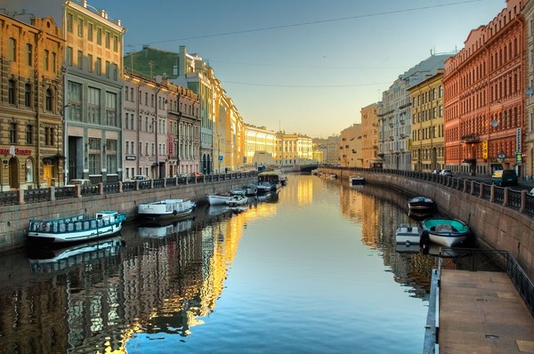 Wat voor weer wordt er verwacht in Sint-Petersburg in juni 2016