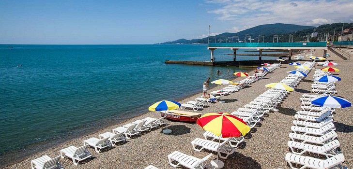 Hoe het weer wordt verwacht in Sochi in augustus 2016, volgens de voorspellingen van het hydrometeorologisch centrum en volgens de beoordelingen van toeristen, de temperatuur van water en lucht in Sochi in augustus