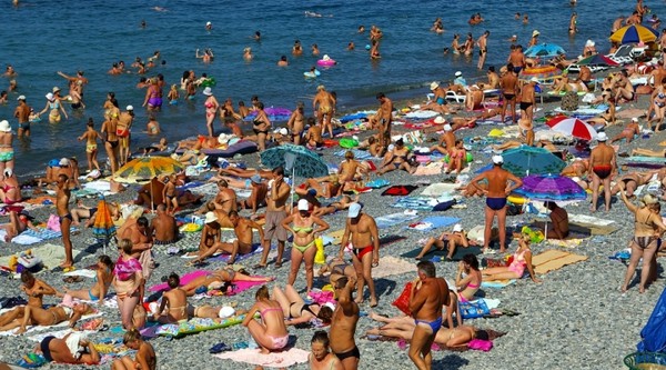 Hoe het weer wordt verwacht in Sochi in augustus 2016, volgens de voorspellingen van het hydrometeorologisch centrum en volgens de beoordelingen van toeristen, de temperatuur van water en lucht in Sochi in augustus