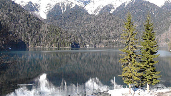 Weer in Sochi - maart 2017 volgens de voorspelling van het Hydrometeorologisch Centrum; zeewatertemperatuur in maart