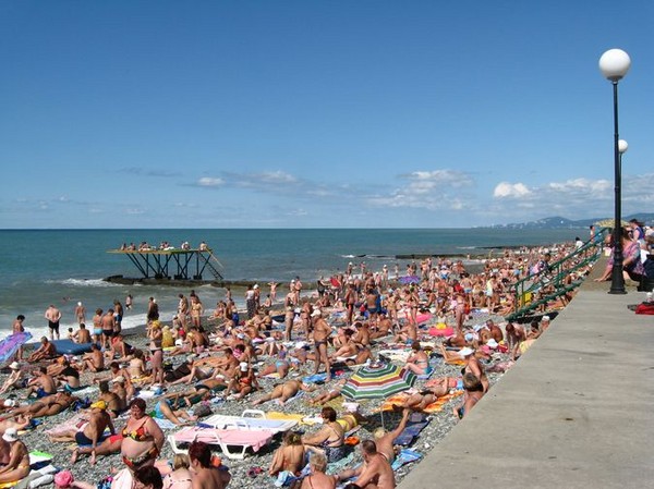 Het weer in Sochi in september 2016 wordt voorspeld door het hydrometeorologisch centrum en volgens de beoordelingen van toeristen, de temperatuur van water en lucht in Sochi in september