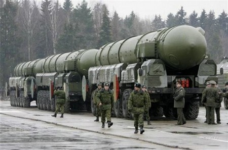 Gefeliciteerd met de Dag van de Missile Forces in couplet en proza
