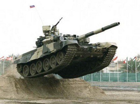 Officiële en ontroerende felicitaties op de dag van de tankman in vers en proza