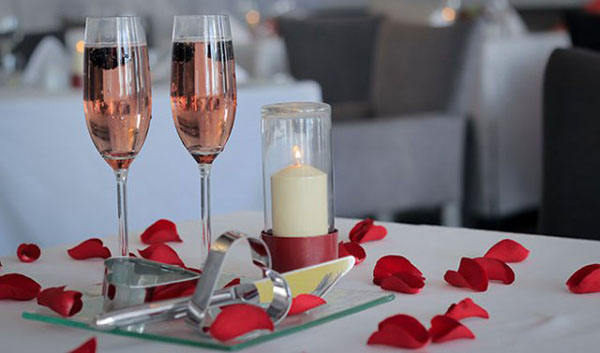 Gefeliciteerd met de Day of All Lovers in 2017 in couplet en proza
