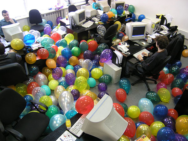 Felicitaties aan de Nieuwjaarslul 2017 voor collega's op het werk - officieel in proza ​​en grappig in coupletten. Kaarten voor het feliciteren van collega's voor het nieuwe jaar