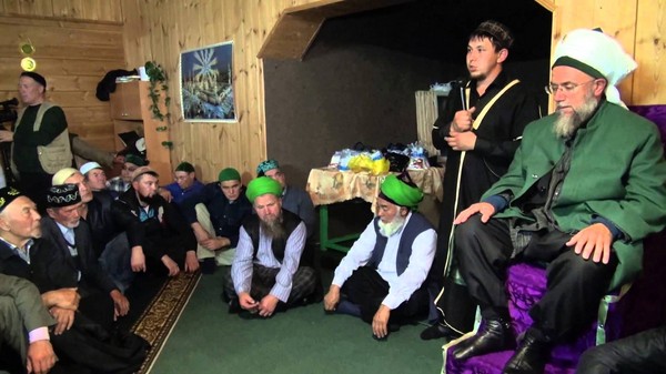Hoe en wanneer viert Uraza Bayram in 2016 in Rusland. Felicitaties aan de moslims van het land op de dag van het vasten