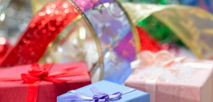 Een geschenk presenteren op een originele en ongewone manier of de verrader van het feest verrassen!