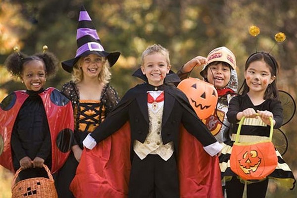 Scenario voor Halloween voor kinderen, tieners, middelbare scholieren, studenten Scenario voor Halloween voor kinderen, tieners, middelbare scholieren, studenten