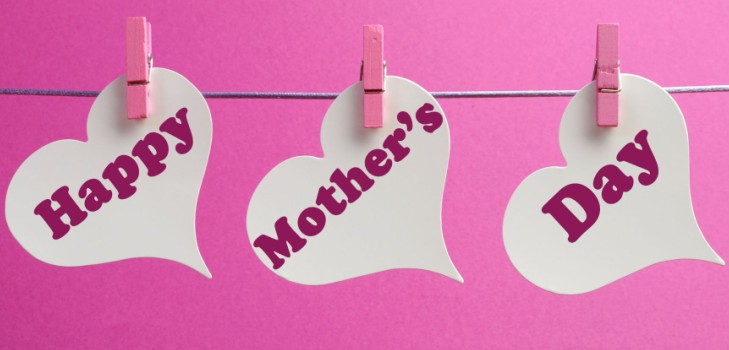 Sms met Moederdag - kort, grappig, in verzen en proza. Felicitatieboodschappen aan moeder, zus, vriendin, schoonmoeder, bekende vrouwen