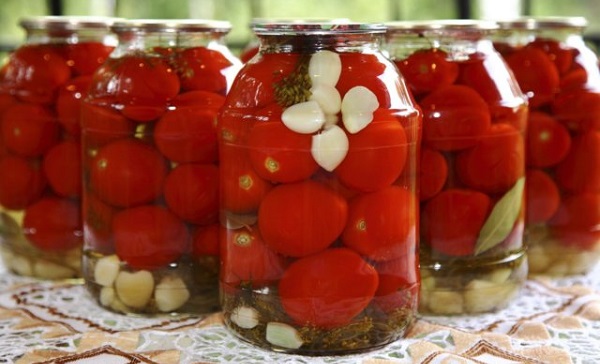Recepten van gezouten tomatenkoude manier