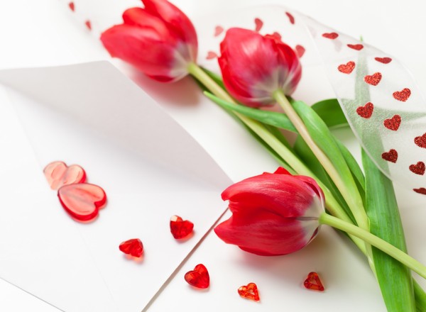 De meest ontroerende en mooie gedichten op 8 maart, geliefde vrouwen