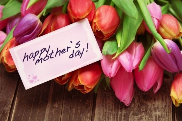 Gedichten voor Moederdag: aanraken, mooi in tranen, van zoon en dochter, voor kleuters, kort