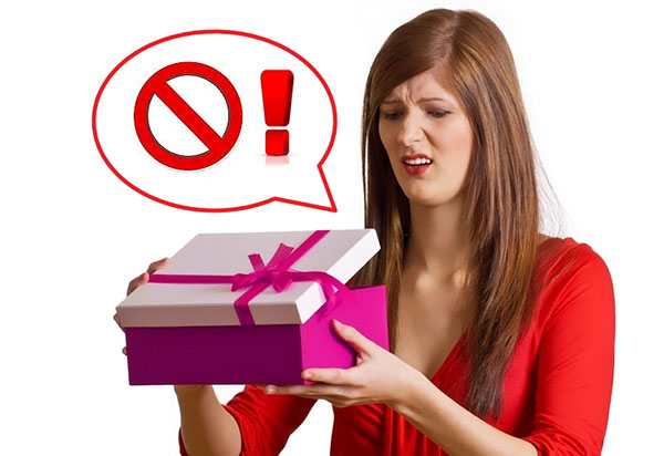 TOP-3 slechtste cadeaus: waarom geen horloge, foto's en cosmetica geven?