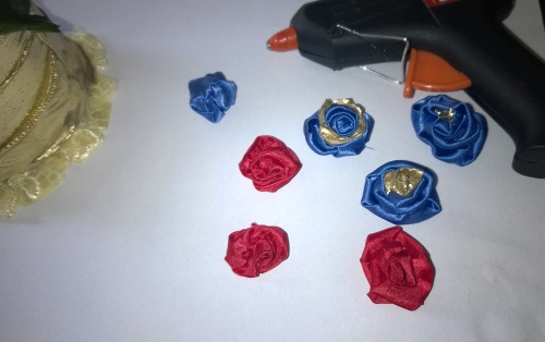 Huwelijkschampagne verfraaien met uw eigen handen