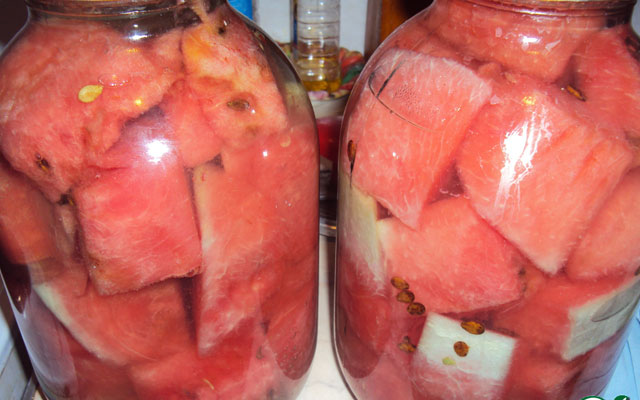 Compote van watermeloen voor de winter Compote van watermeloen voor de winter