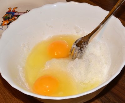 Hoe een charlotte in een multivark te bakken - een stapsgewijs foto-recept Foto van appeltaartrecept in multivark