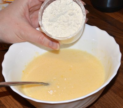 Hoe een charlotte in een multivark te bakken - een stapsgewijs foto-recept Photorecept-appeltaart in het multivark