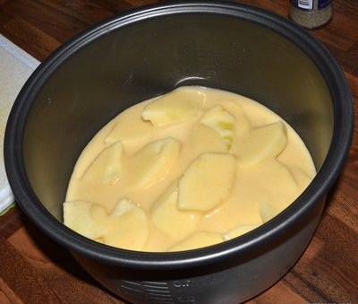 Hoe een charlotte in een multivark te bakken - een stapsgewijs foto-recept Photorecept-appeltaart in het multivark