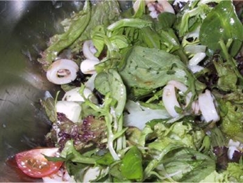 Heerlijke, lichte salade in de mediterrane stijl 