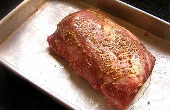 Hoe een nek van een varken in een oven bakken Beeld van een recept van een gebakken varkensvleeshals in de oven