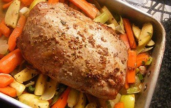 Hoe een nek van een varken in een oven bakken Beeld van een recept van een gebakken varkensvleeshals in de oven