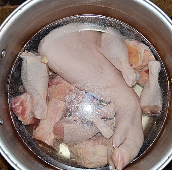 Recepten van een verkoudheid met stap voor stap genomen foto's - van varkensvlees, schenkel, rundvlees, kippenpoten, met gelatine