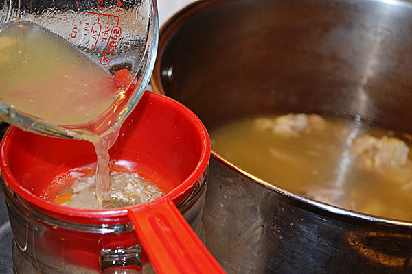 Recepten van een verkoudheid met stap voor stap genomen foto's - van varkensvlees, schenkel, rundvlees, kippenpoten, met gelatine