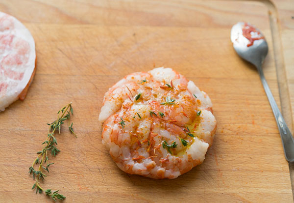 Idee voor de lunch: pittige minipizza met garnalen