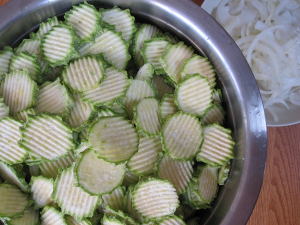 Pittige courgette in het Koreaans - het lekkerste recept voor de winter