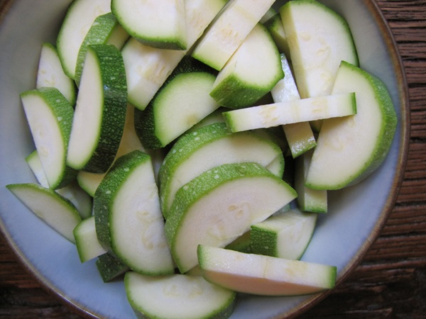 Pittige courgette in het Koreaans - het lekkerste recept voor de winter