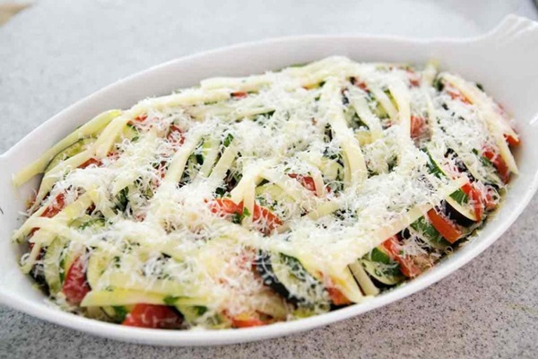 Smakelijke courgette in de oven - recepten