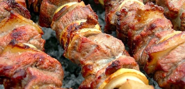 Een lamskebab koken